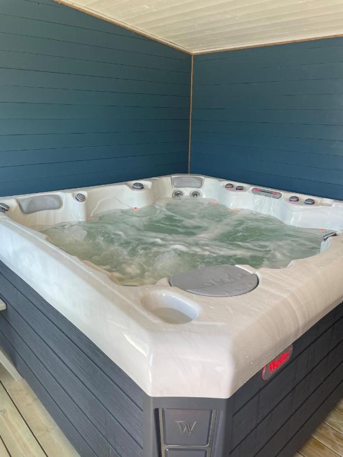 Trzy Rybki - Belona Dom Z Basenem I Jacuzzi Villa ปุกสค์ ภายนอก รูปภาพ